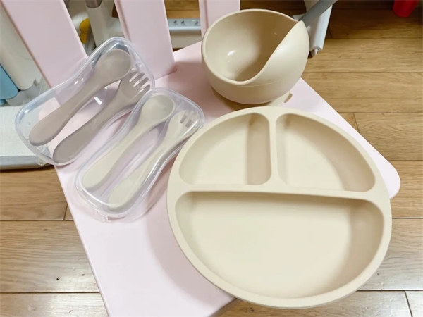 硅膠餐具油膩難洗怎么辦？
